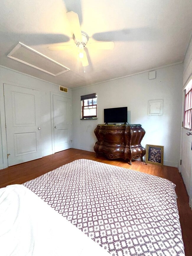 407 Shine Ave