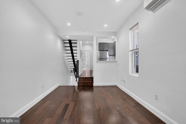 Photo - 2319 N College Ave