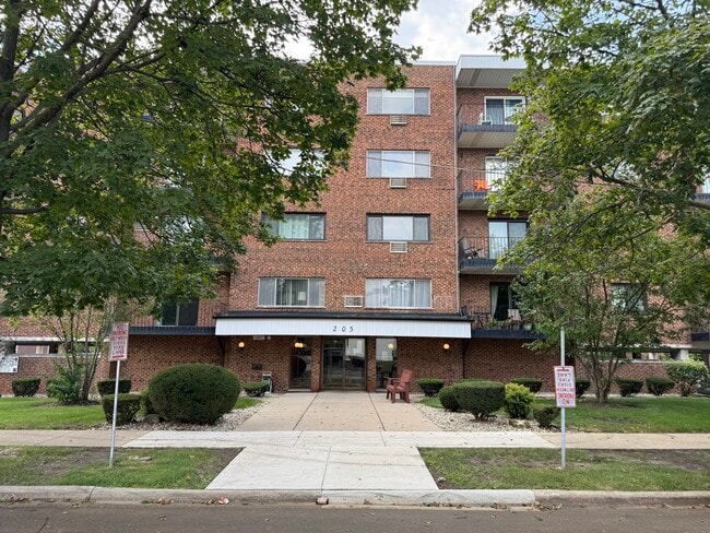 Photo - 205 W Miner St Unit 106