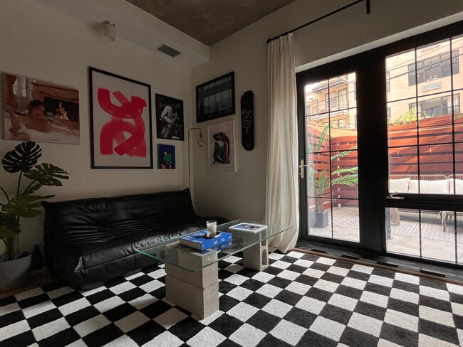 Building Photo - 42 Maspeth Ave Unit 1G