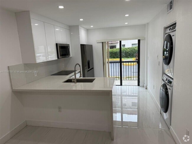 Building Photo - 5420 W 21st Ct Unit 110 Rental