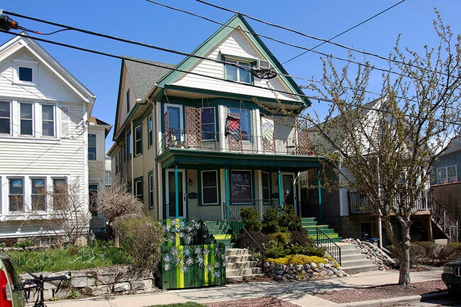 Building Photo - 1014 E Land Pl