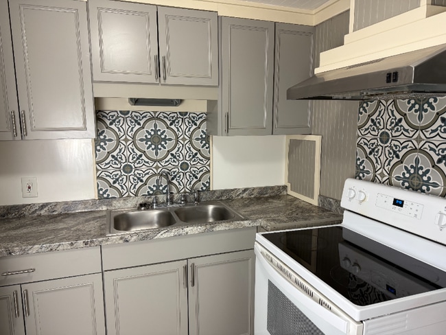 Photo - 2455 Gervais St Unidad B