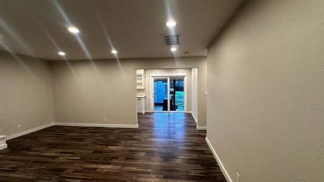 Photo - 340 SE 26th Ave