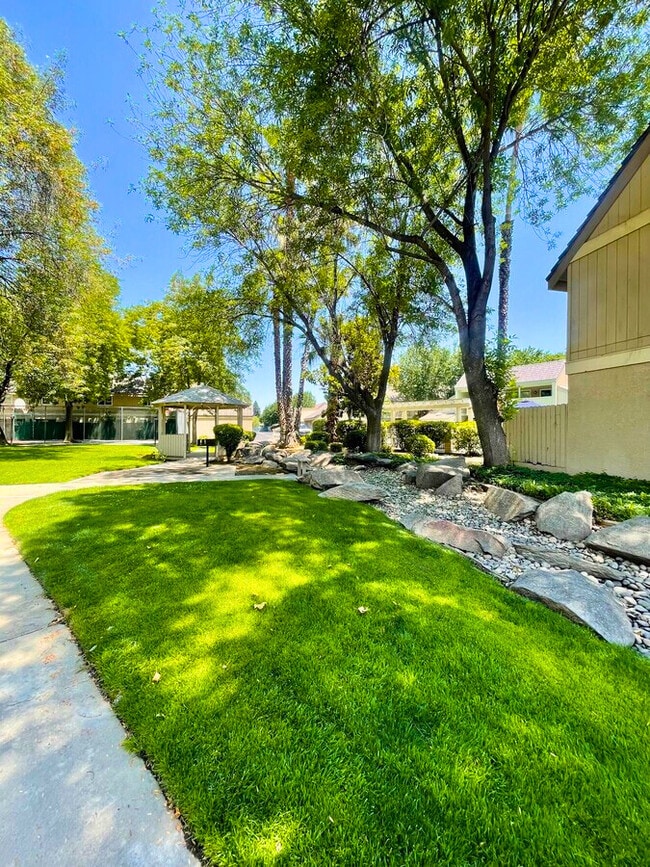 Photo - Sunridge Townhomes