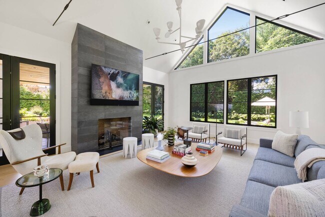 Photo - 19 Osborne Ln