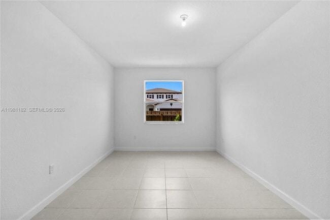 Photo - 2310 SE 28th Dr