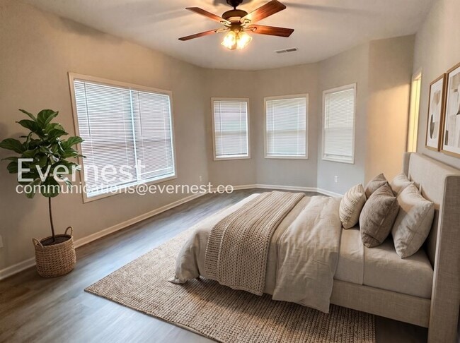 Photo - 295 Sterling St SE