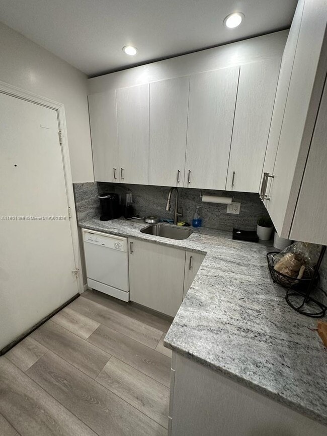 Photo - 6600 NE 22nd Way Unidad 2322