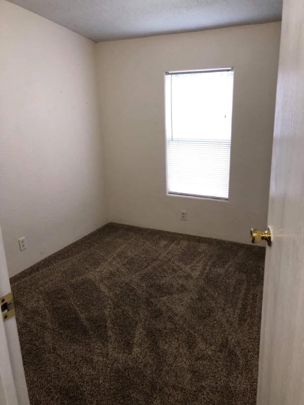Photo - 503 Uhland Rd