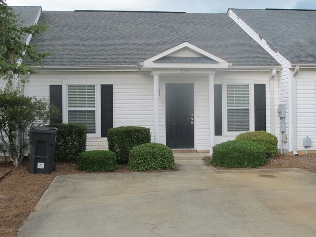 Photo - Charming Townhome Close to Medical, Shopping, and Dining