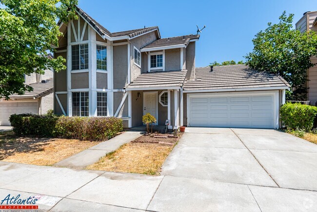 Building Photo - Beautiful Home | LVP Flooring | Central A/C