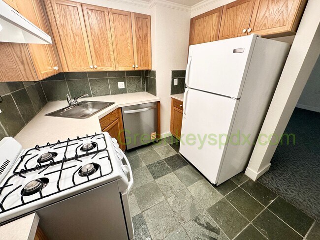 Photo - 10197-1136 Unit B