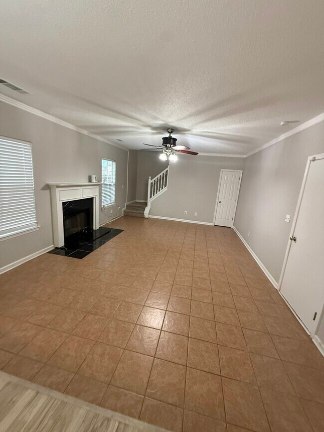 Photo - 1439 Alice Ave