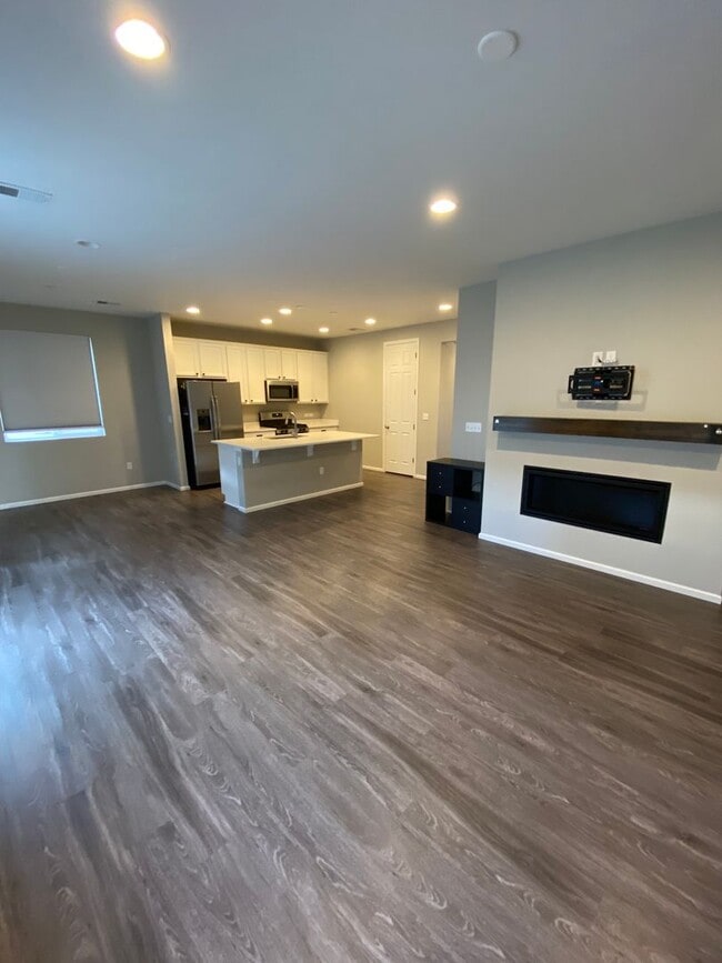 Photo - 4 bedroom 3 bathroom Single Family House in Aurora