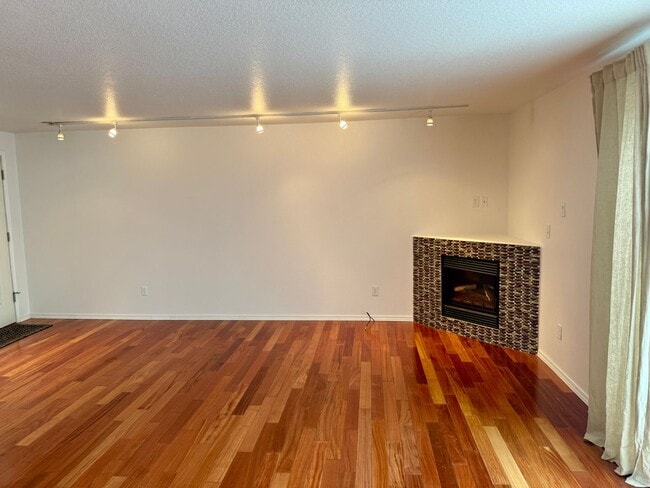 Photo - Incredible Kitchen and Amazing Brazillian Hardwoods