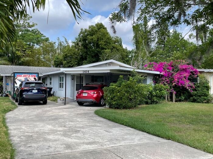 Photo - Beautiful 2 Bedroom/1 Bathroom Duplex