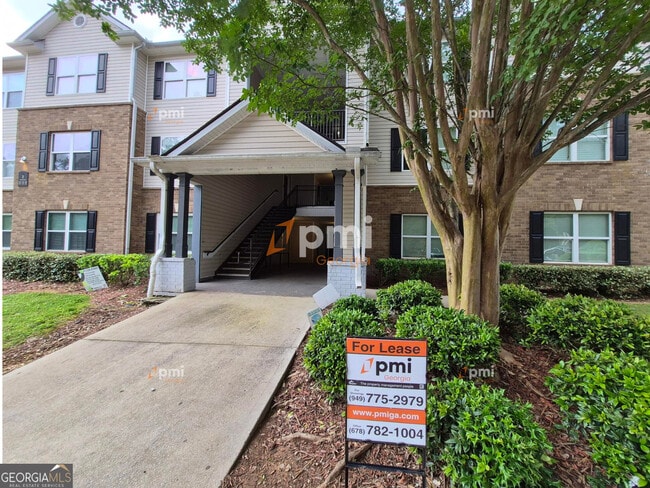 Building Photo - 2204 Fairington Village Dr
