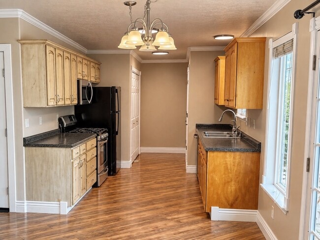 305 N Appleview Dr