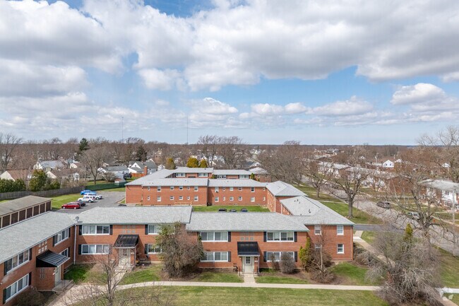 Photo - Riverview Manor Apartments