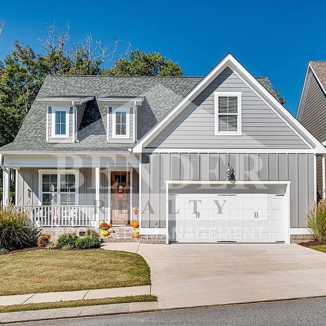 Building Photo - Beautiful Like New Home in Ooltewah