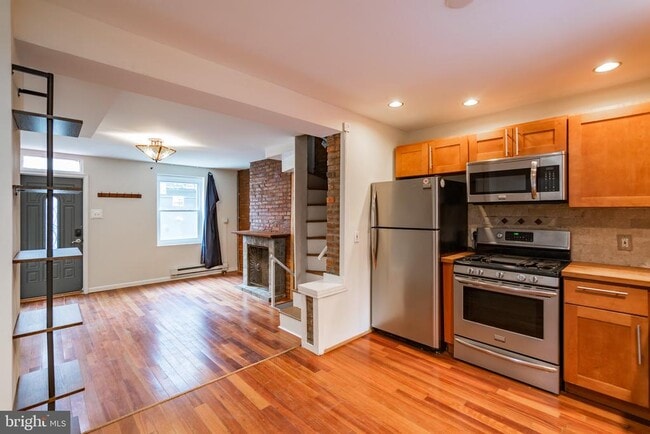 Photo - 211 W Stiles St