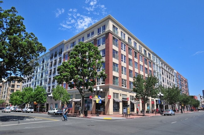Building Photo - Light and bright Gaslamp Quarter 2-bedroom... Unit 327 Rental