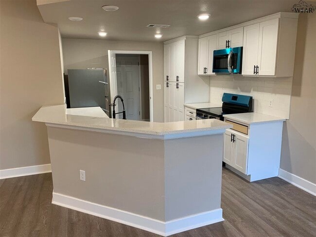 Photo - 436 W College St