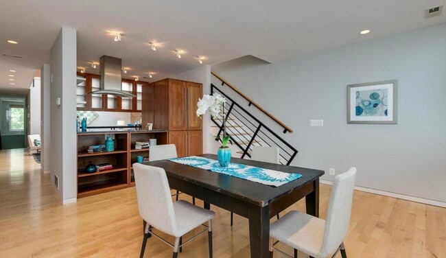 Photo - 1207 Lamont St NW Unit 2