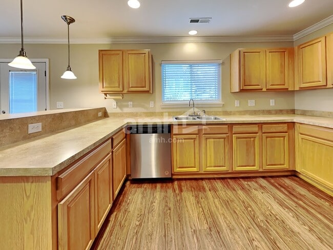 Photo - 8829 Shadowglen Dr