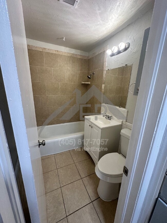 Photo - 216 W 4th St