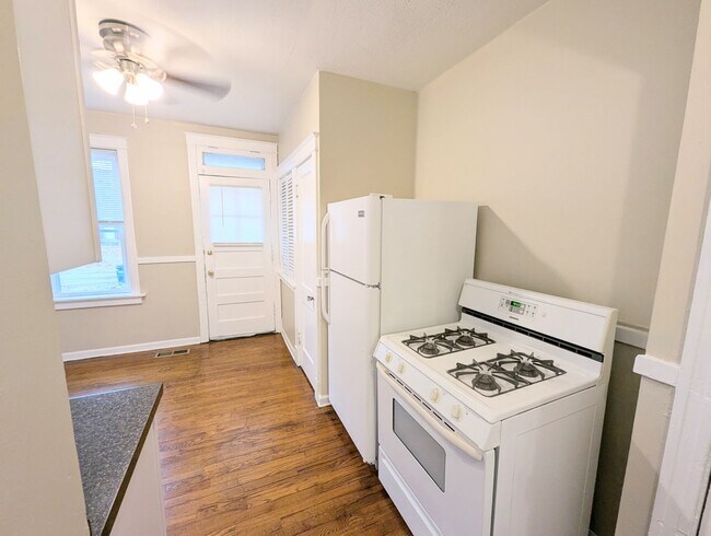 Photo - 5109-5111 S Broadway St Unit 5111 1F