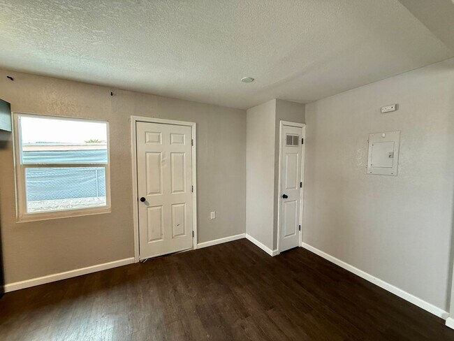 5593 Hunt Ct Unit 1