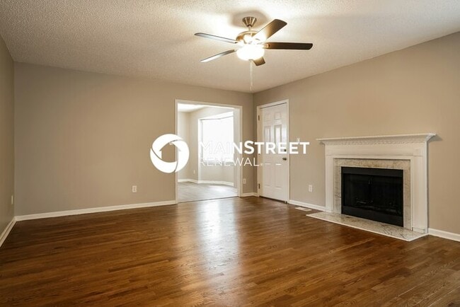 Photo - 3 Bedroom Pet-Friendly Home in Clayton, NC with Main Street Renewal