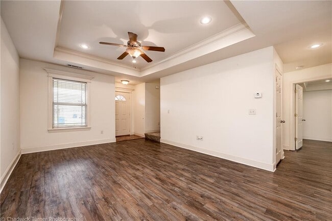 Photo - 812 Baker St NW