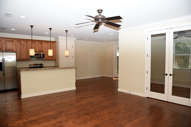 Photo - Modern Home in Bluewater Bay!