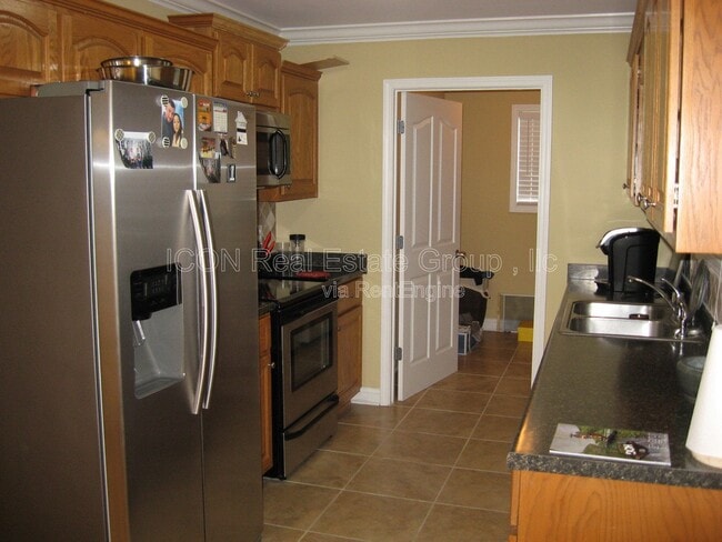 Photo - 285 Erica Ln SE