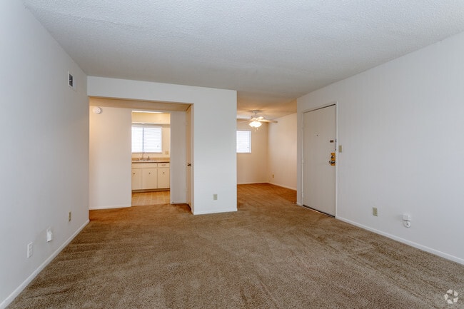 1BR, 1BA - 725 SF - Fiesta Square Apartments & Townhomes