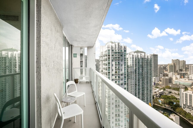 Photo - 500 Brickell Ave Unidad 3907