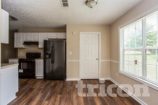 Photo - 450 Alcovy Way