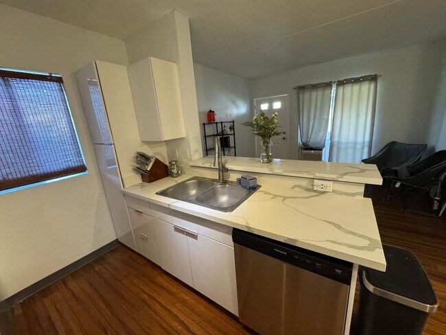 Photo - 2 Bedroom | 1 Bathroom | 2 Parking Stalls