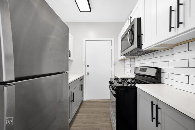 Building Photo - 735-49 N Austin Rental