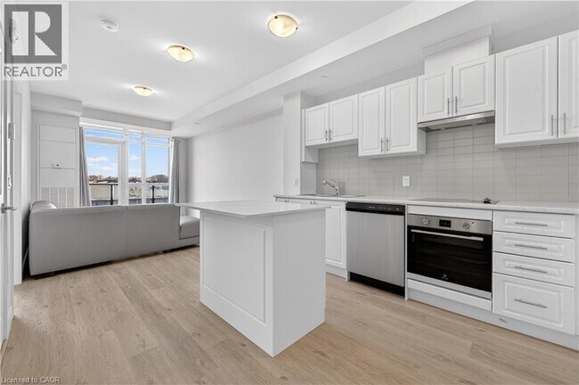 Photo - 461 Green Rd Unit 305