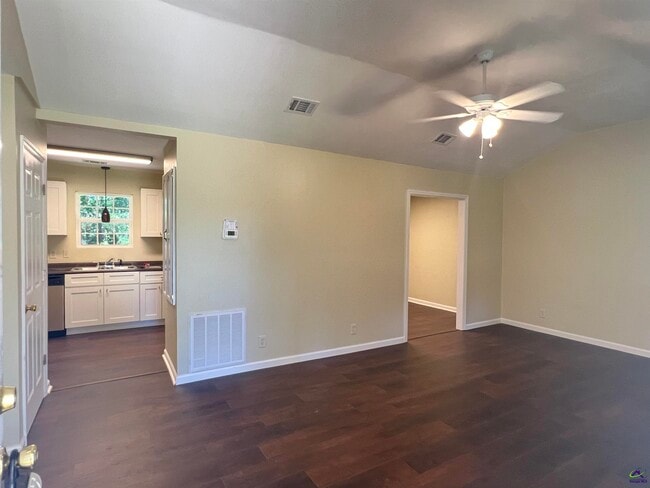 Photo - 299 Williams Rd