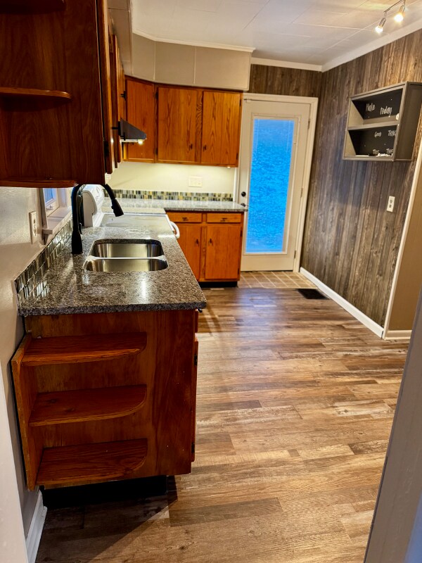 Photo - 108 Broad St