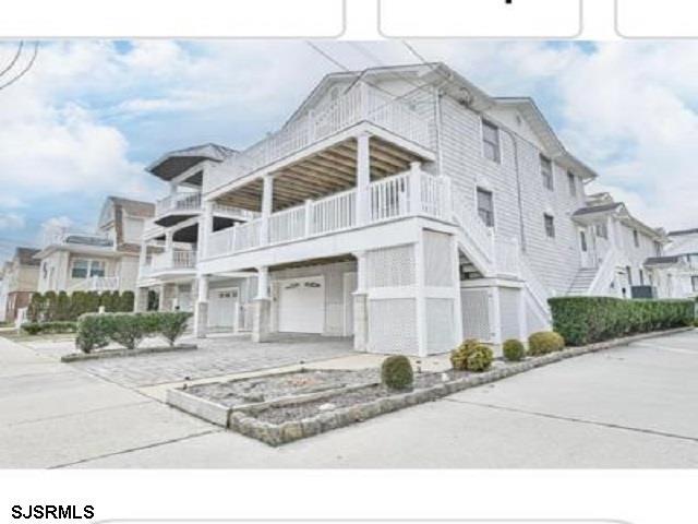 18 N Adams Ave