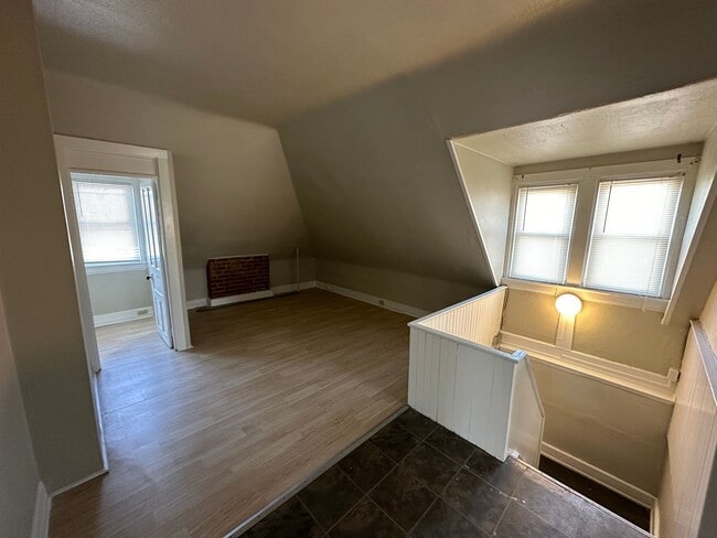 Photo - 2659 Bellevue Ave Unit #3