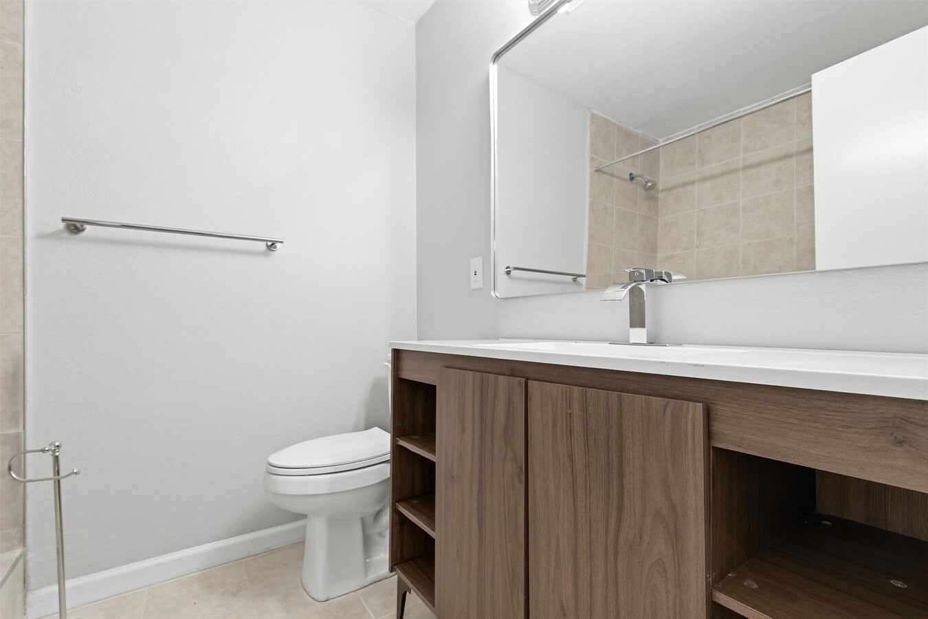 Photo - 3615 Alberta St
