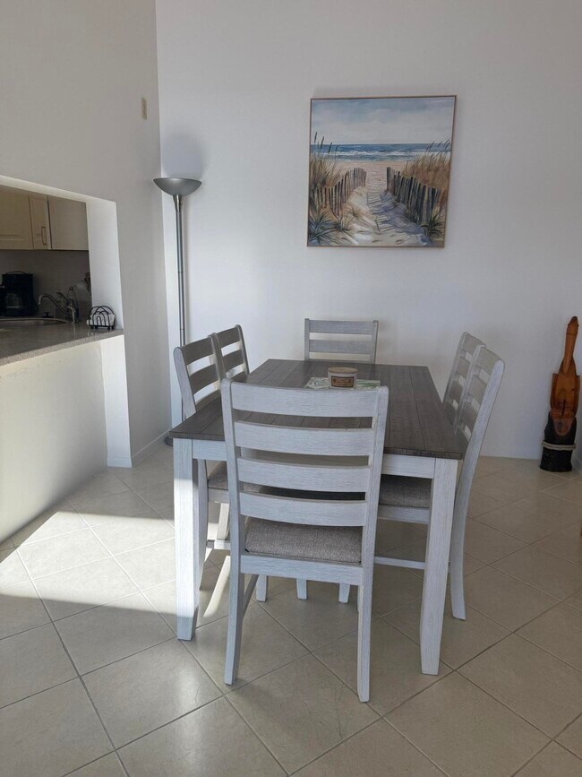 4468 NE Ocean Blvd Unidad F3