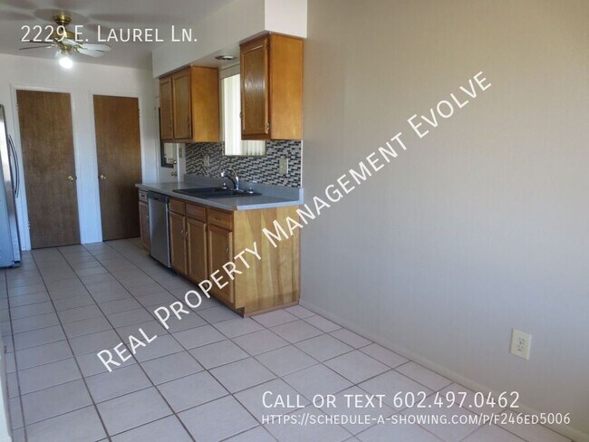 Photo - 2229 E Laurel Ln